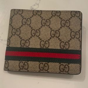 Never worn Gucci wallet